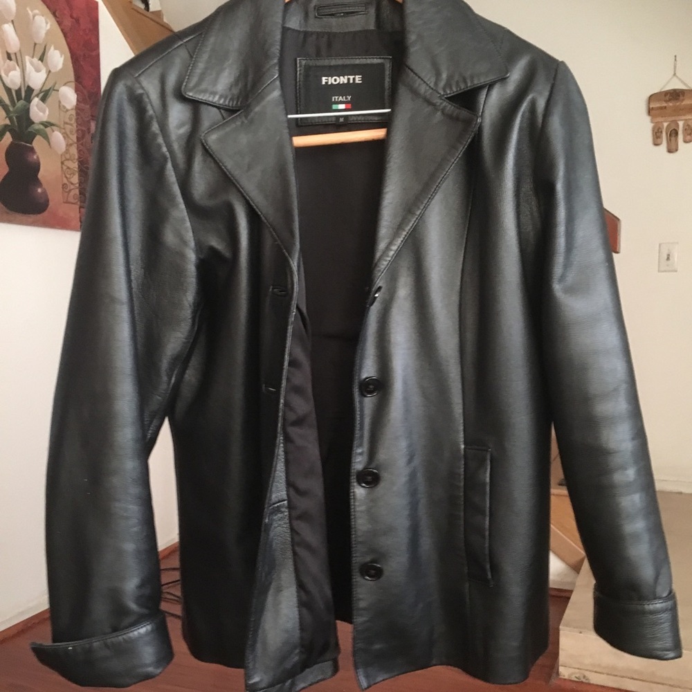 Italian leather jacket, in excellent condition!